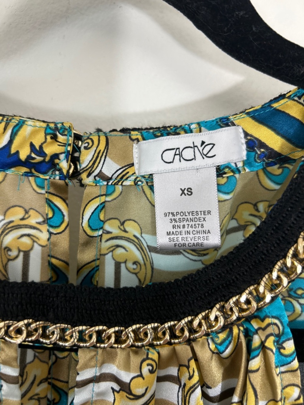 Cache Y2K Tuscan Mom Pattern Halter Top with Gold Chain Detail size XS - Picture 4 of 7